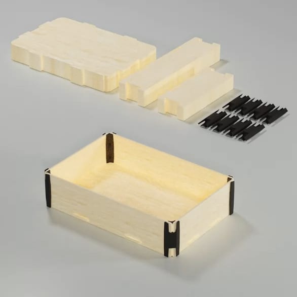 Caja Sincla montada con sus cuatro esquineras